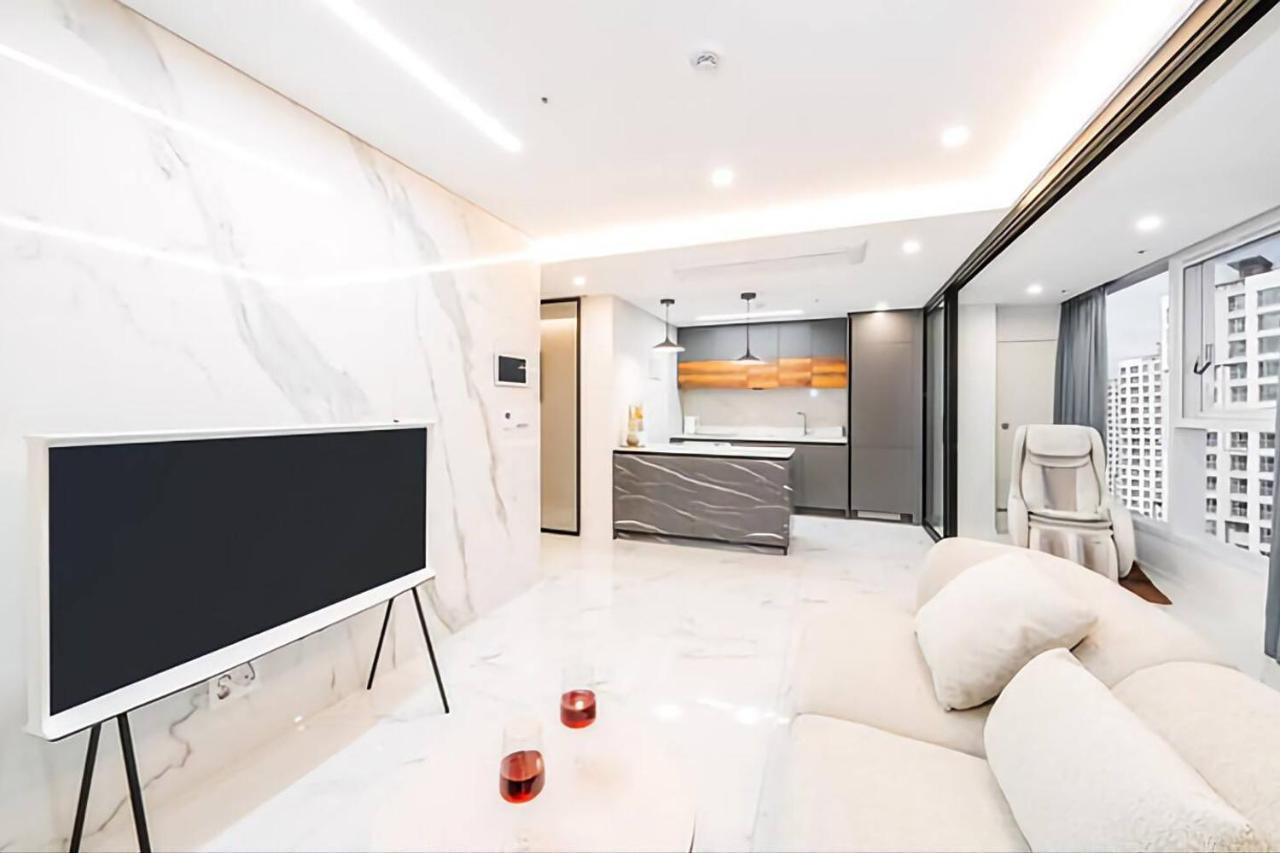 Апартаменты Uh Flat The Seocho Сеул Экстерьер фото