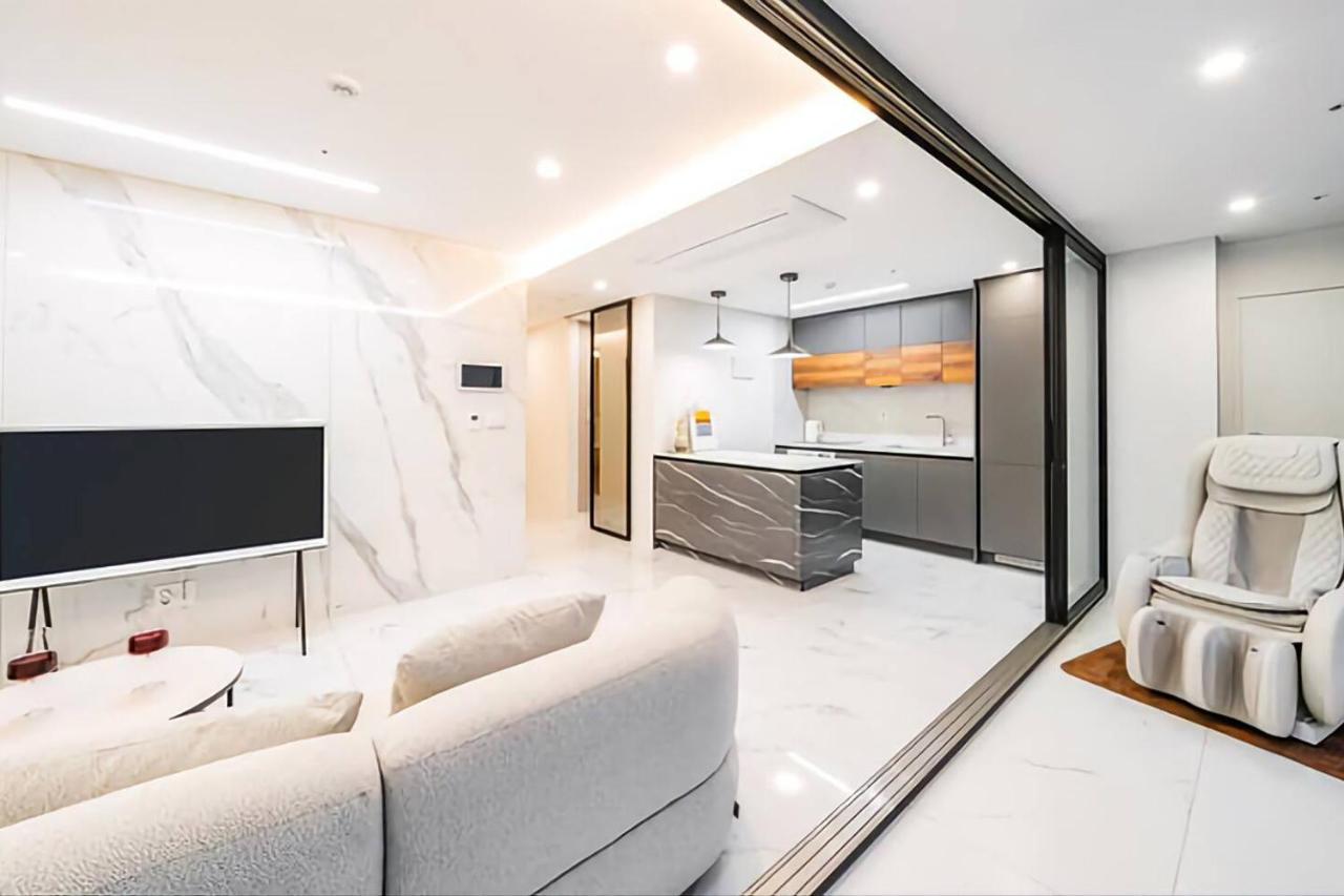 Апартаменты Uh Flat The Seocho Сеул Экстерьер фото