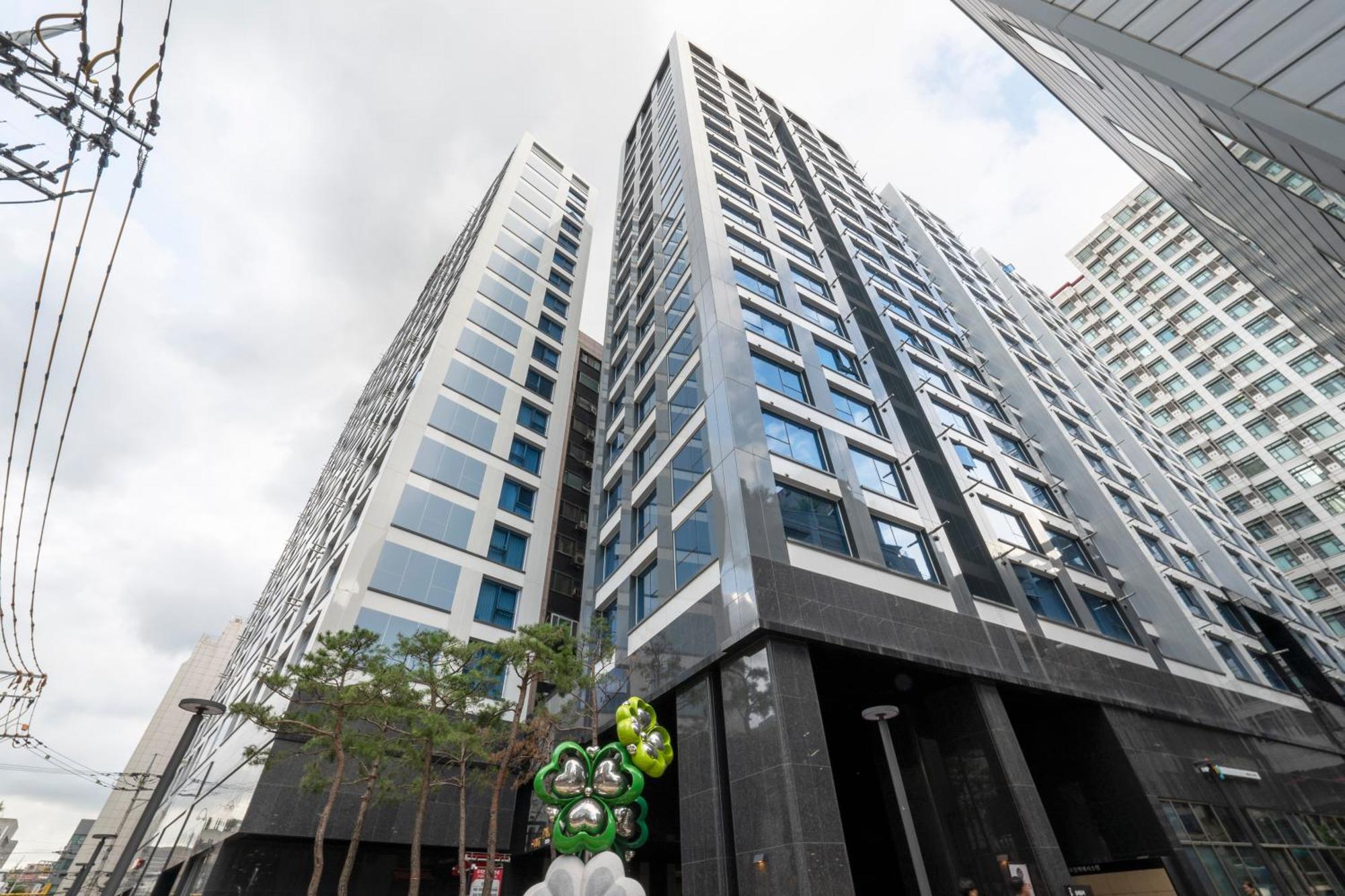 Апартаменты Uh Flat The Seocho Сеул Экстерьер фото
